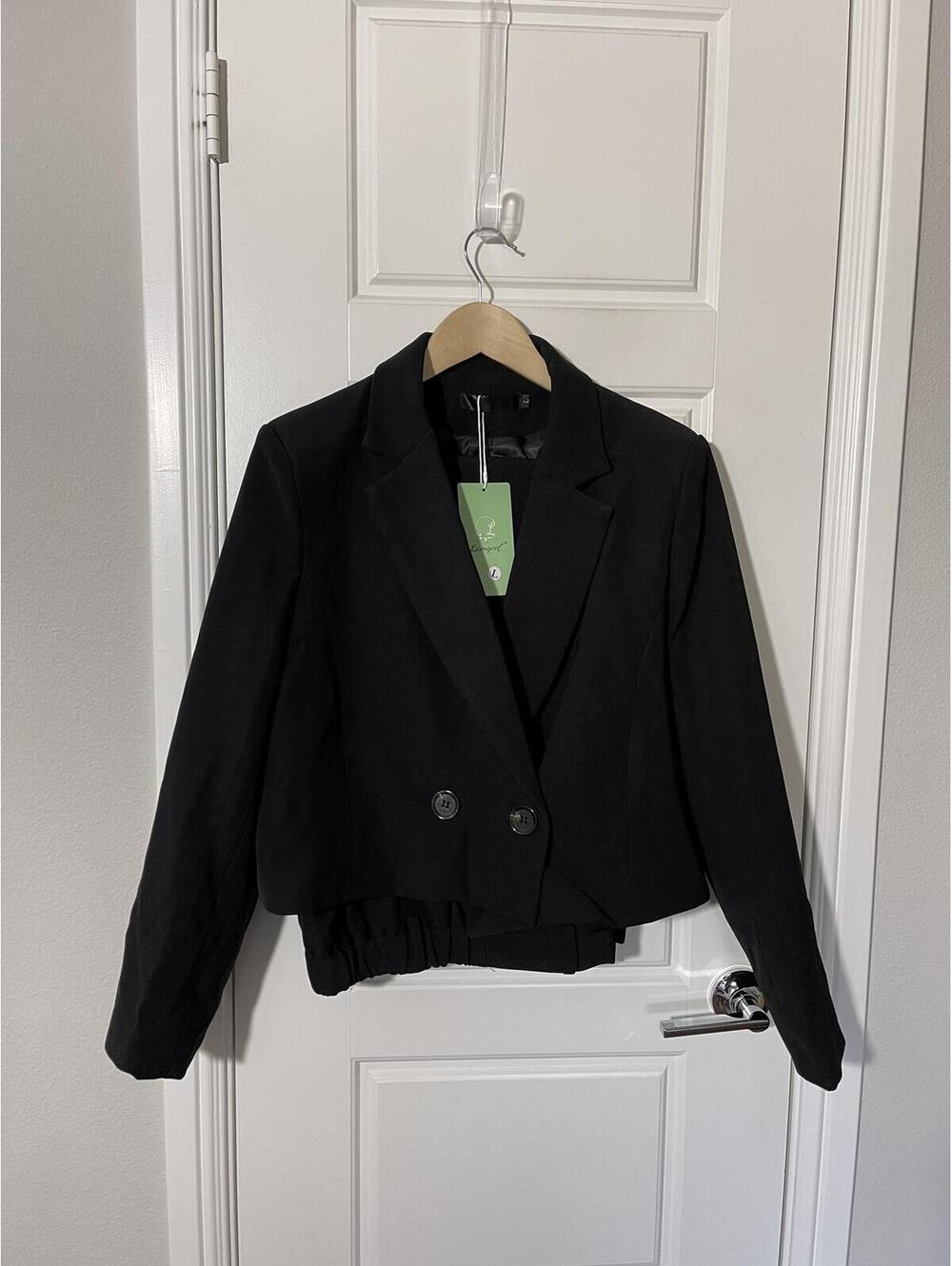Women’s Pant Suits Size LG Black 2 Pieces W236